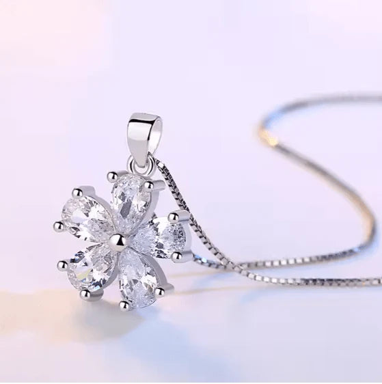 Zircon Petal Flower Necklace Set